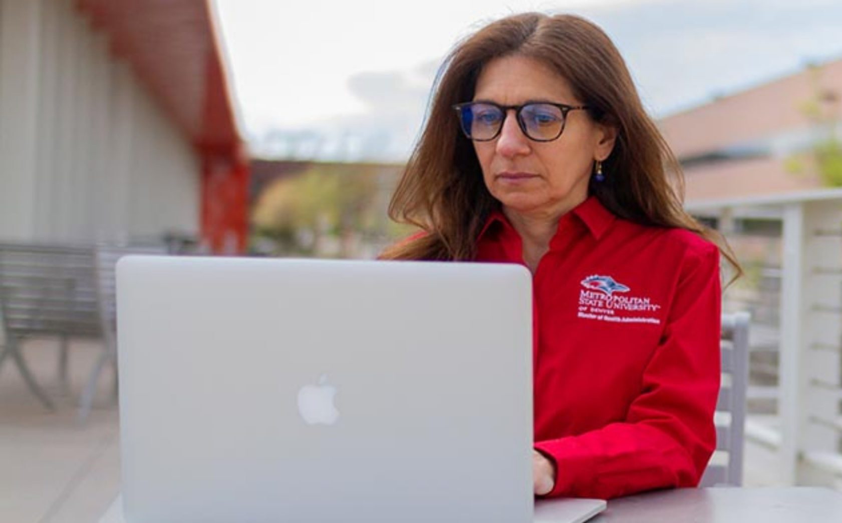 Online MSU Denver student learning outside the classroom