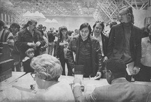 Students registering for classes 1980s