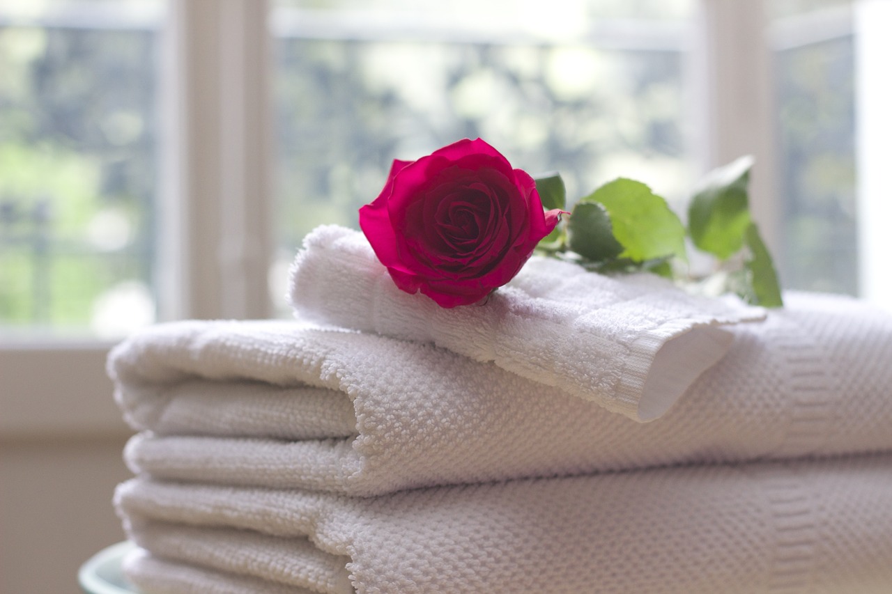 Hotel towels with rose