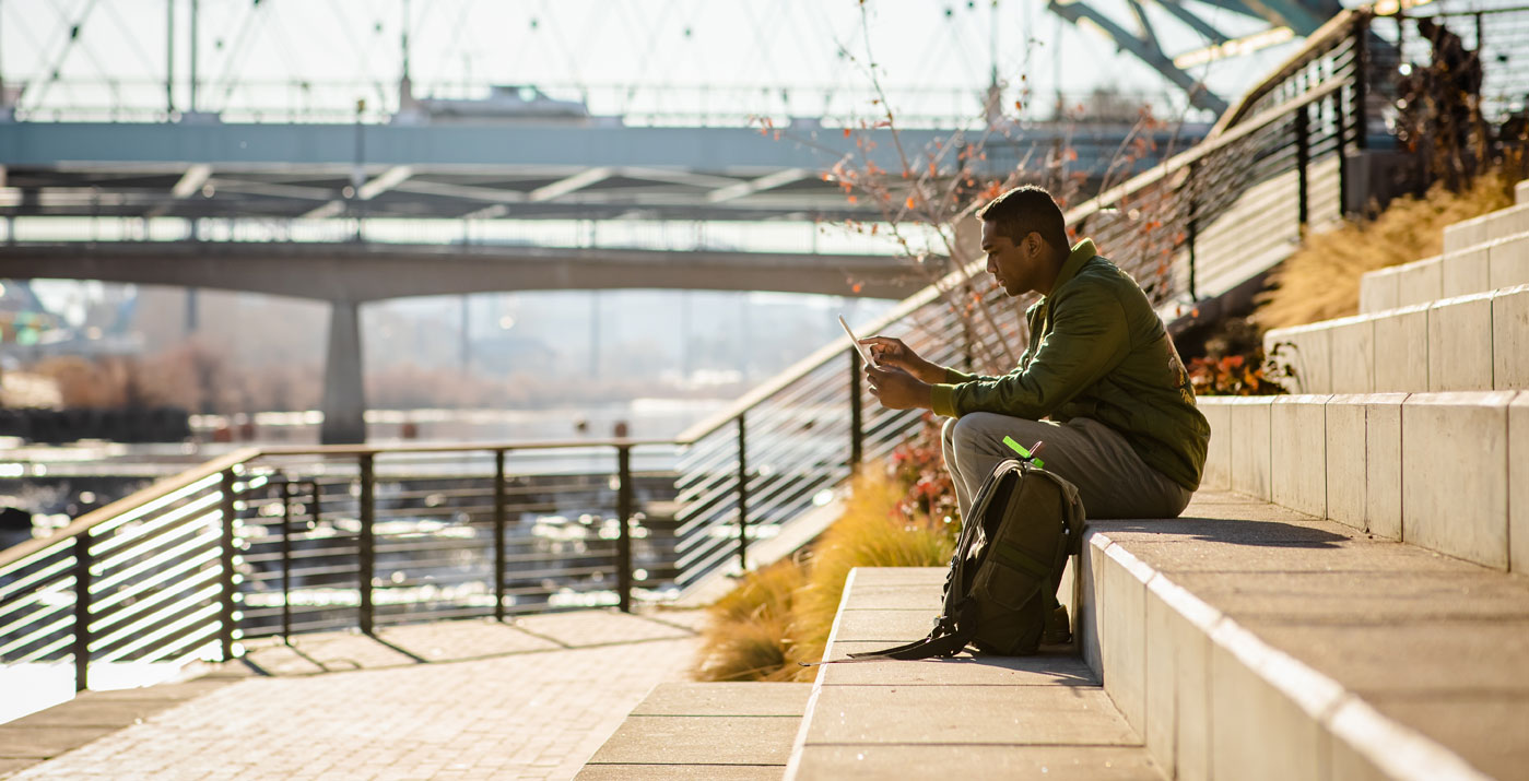 Student remote studying outside