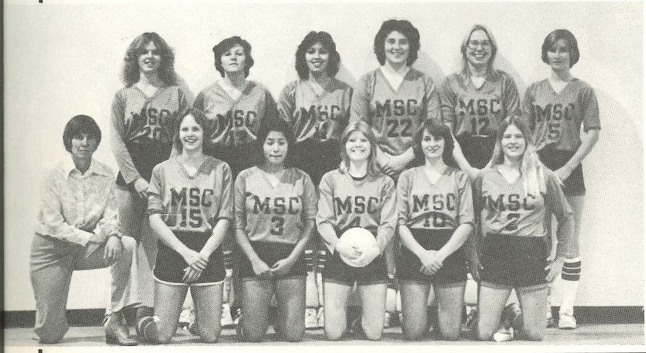 Vintage photo of Coach Pat Johnson and members of the MSU Denver volleyball team.