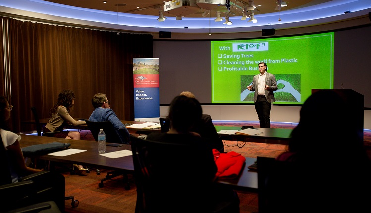 Ignacio Salas gives his business pitch for the entrepreneurial competition, April 28, 2022. Photo by Sara Hertwig