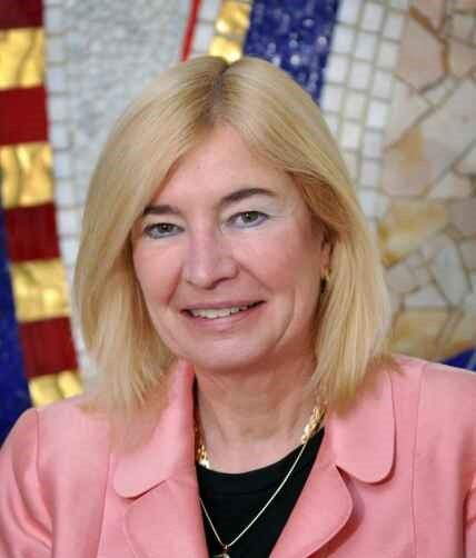 Laura Niesen de Abruña, PhD