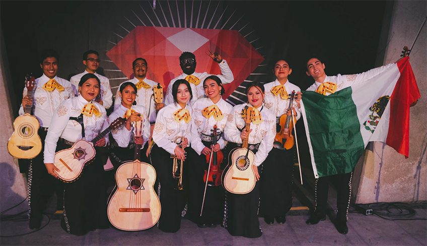 Mariachi Estelares de Colorado 2023 group posing