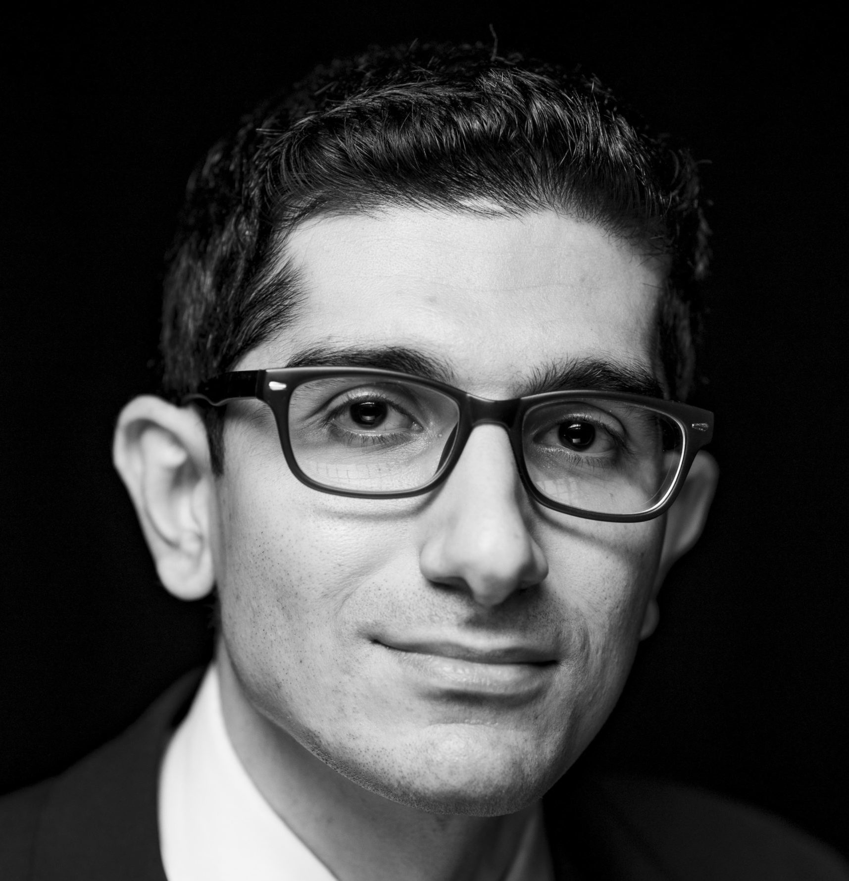 Headshot of professor Dr. Mohammad Valipour