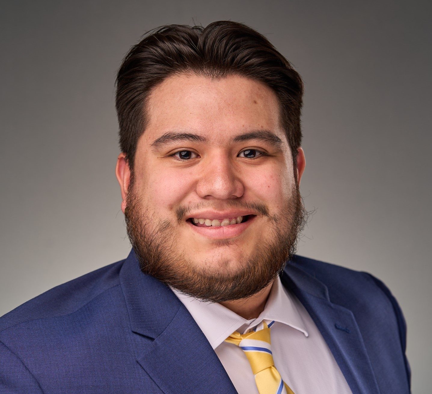 current accounting student headshot - Mario Garcia