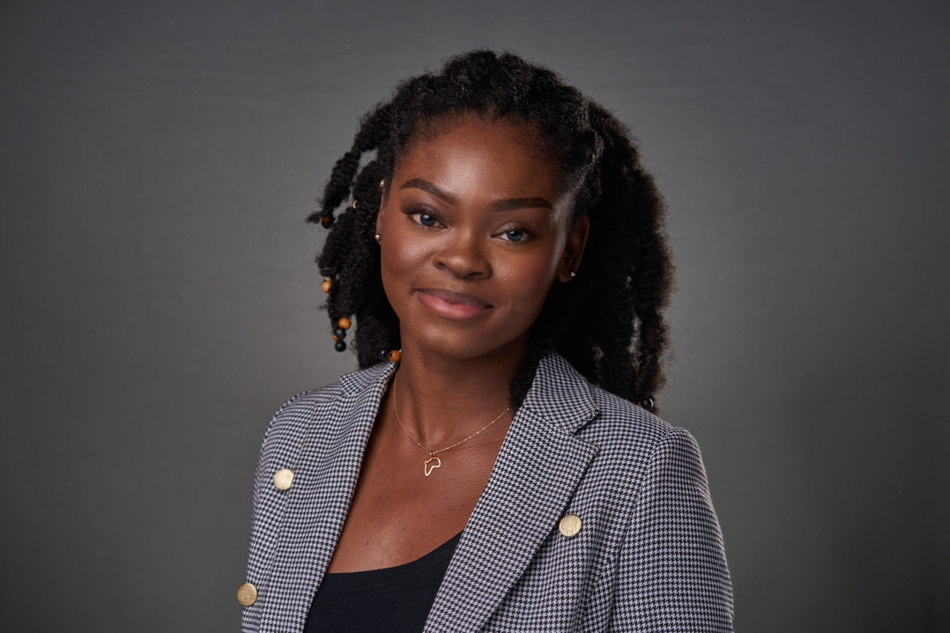 Current MPAcc student headshot - Suzy Victoria Manoka