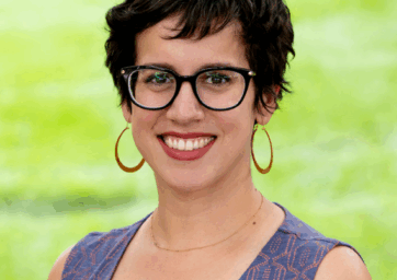 Headshot of Karina Benabe