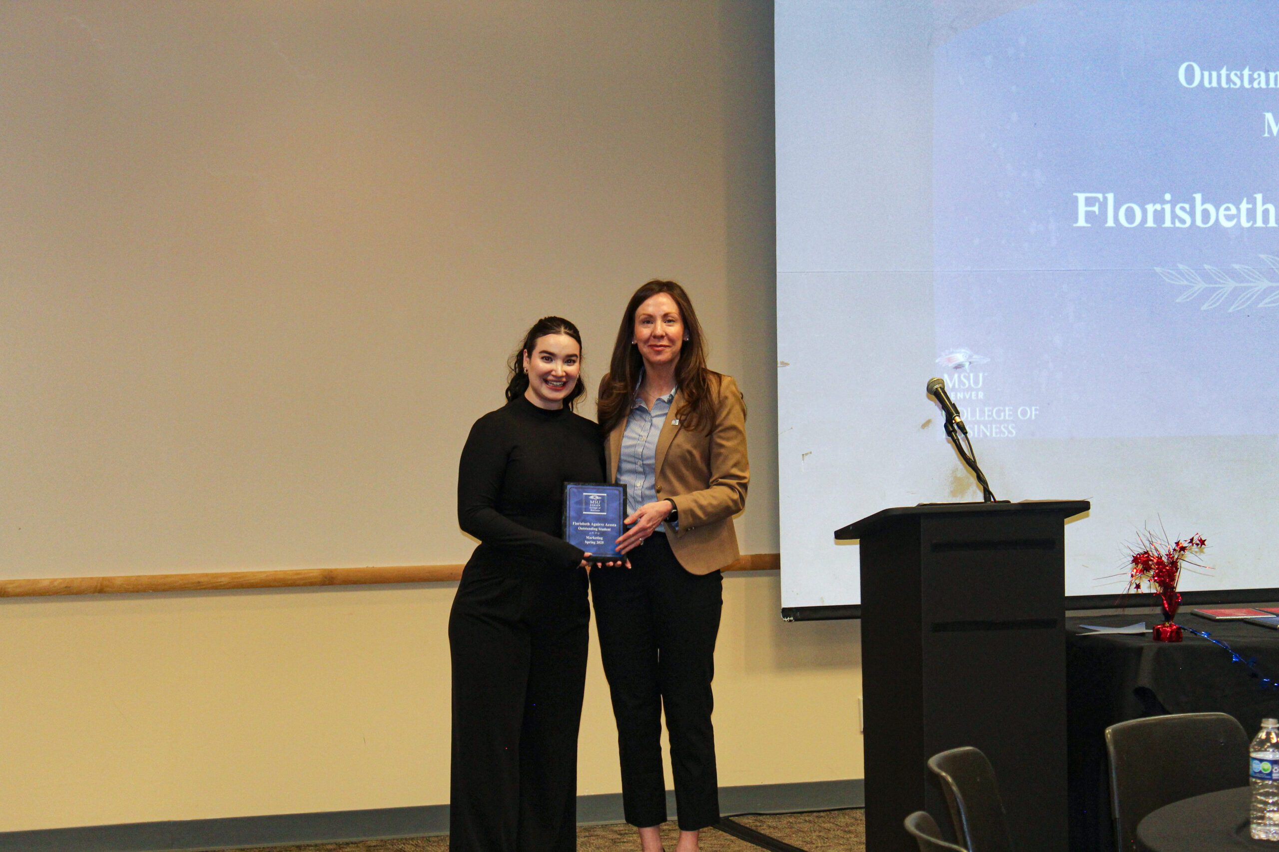 Florisbeth Aguirre Acosta - Outstanding Student