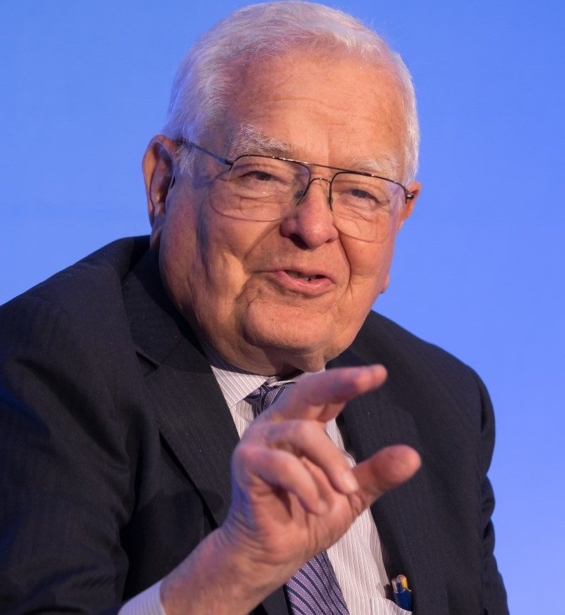 Headshot of former CO Governor Roy Romer