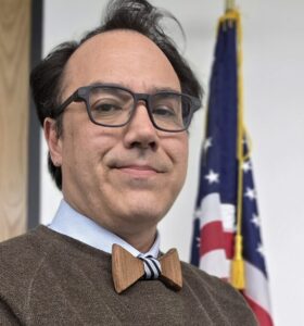 headshot - David La Veau (accounting alum)