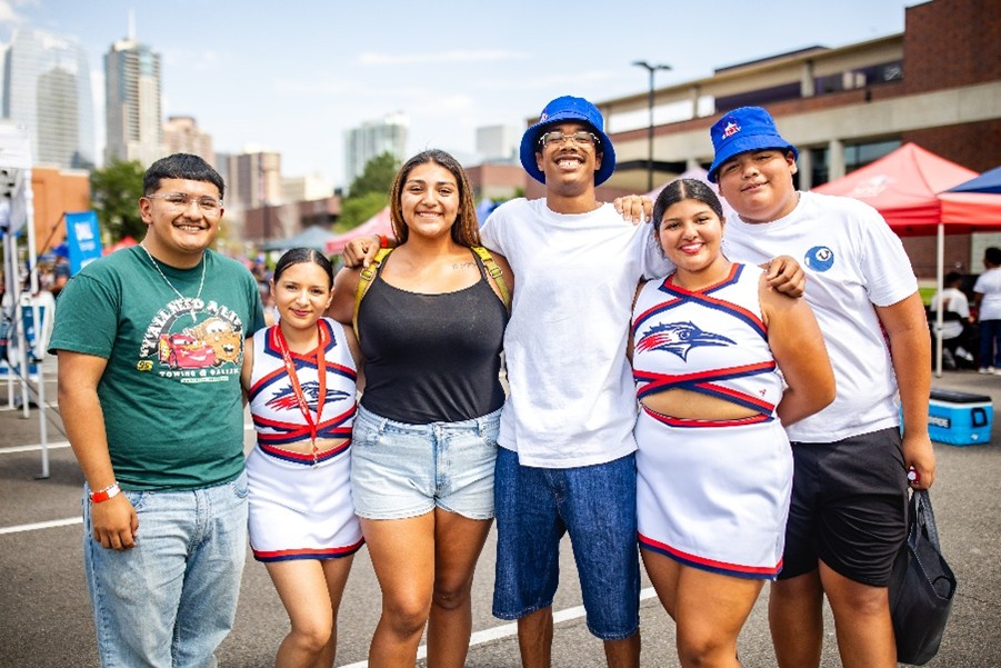Students and cheerleaders at Ready Set Rowdy