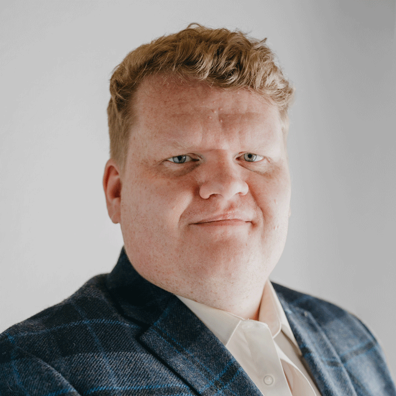 Thomas Gray headshot