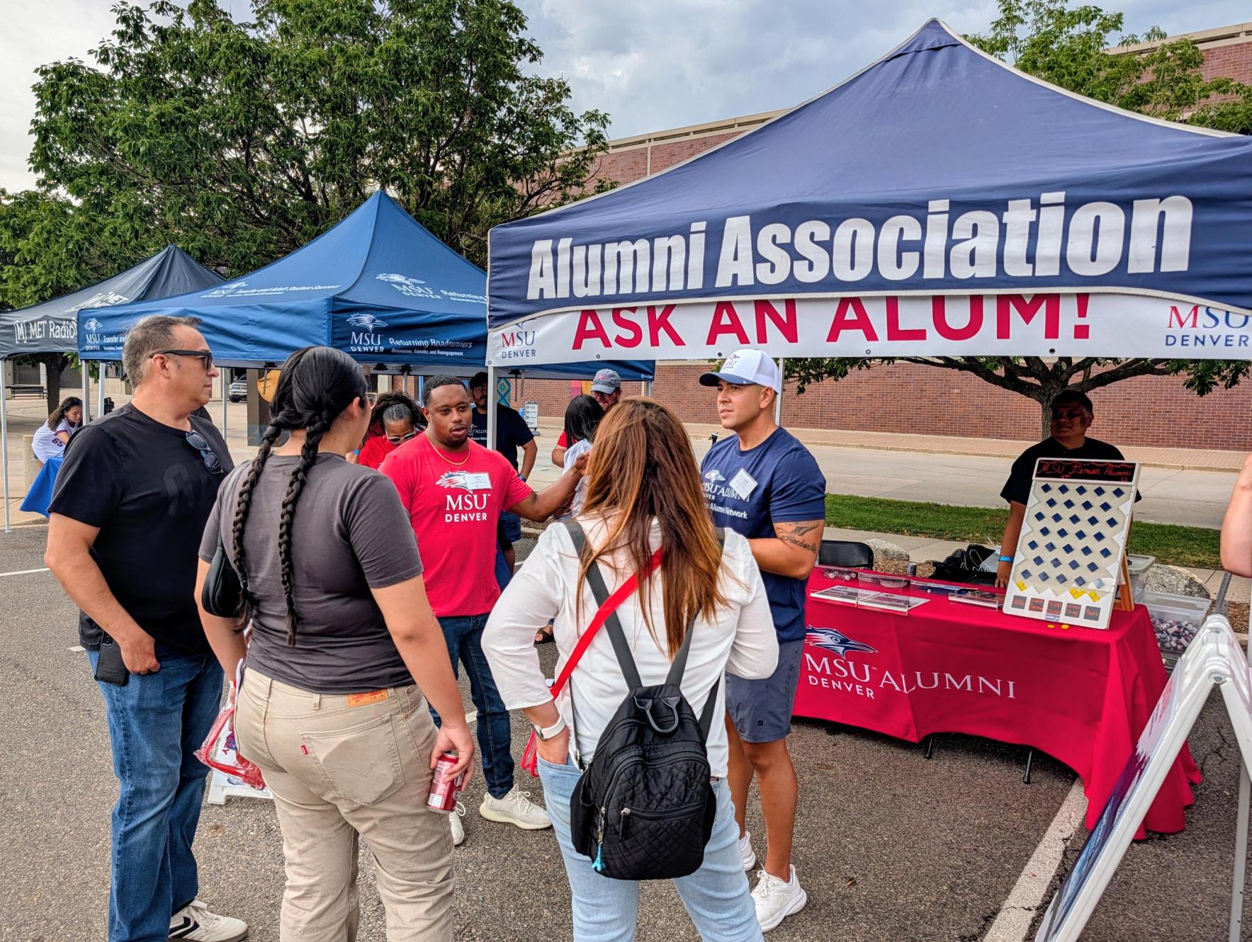 Alums ask incoming students' questions