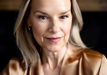 Headshot of Heather Harcourt