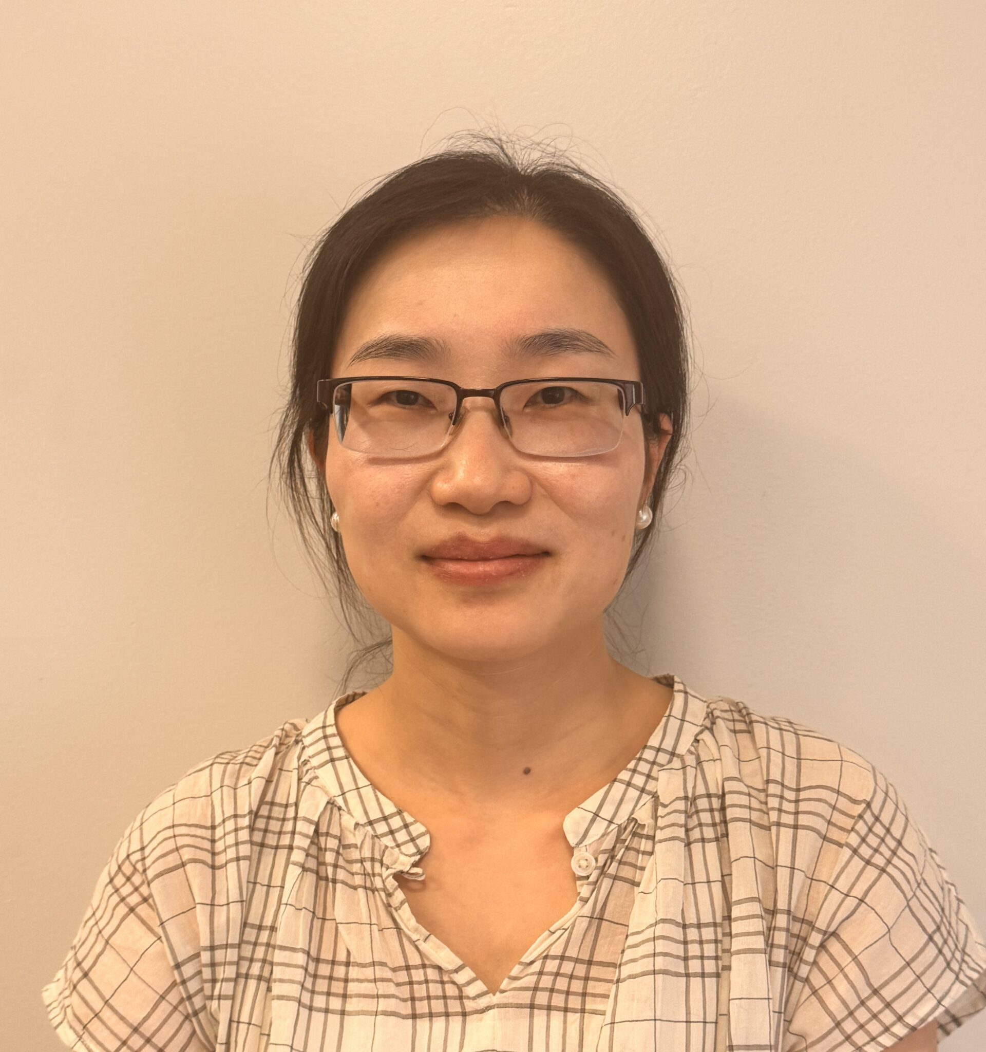 Photo of College of Business faculty member Lina Xu